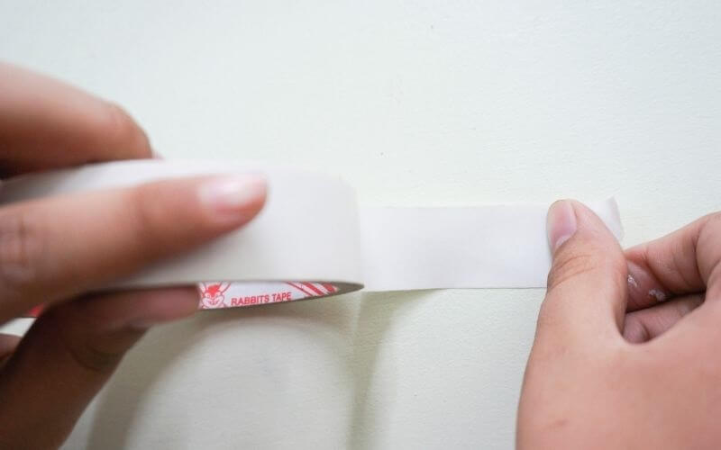 1 cuộn băng keo giấy dài bao nhiêu mét?