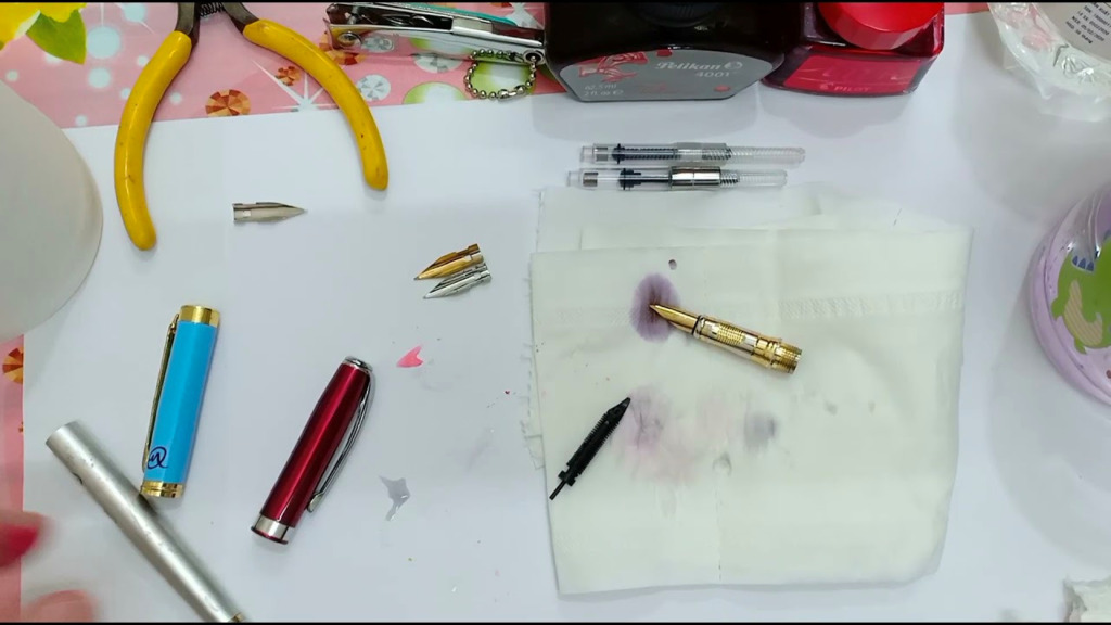 Cách thay ngòi bút máy