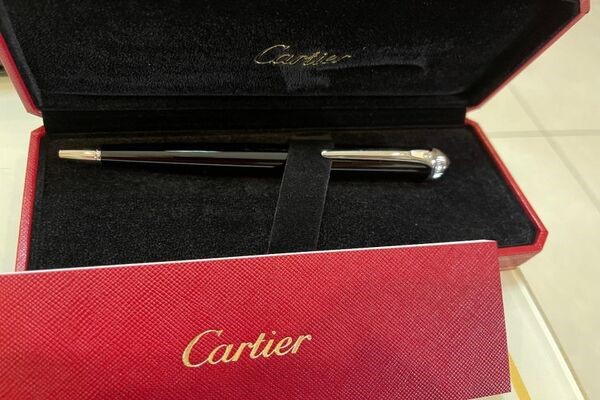Bút ký cao cấp Cartier