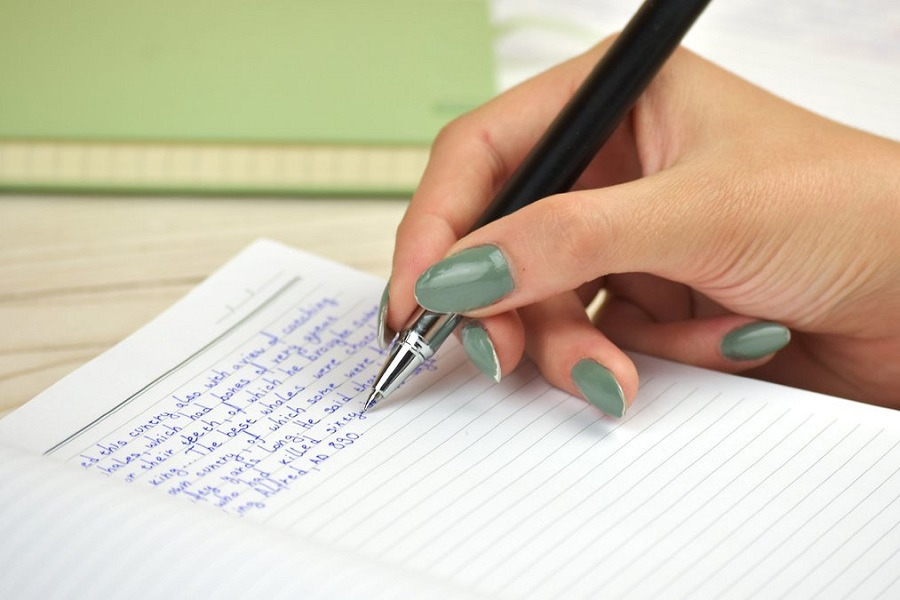 cách viết chữ đẹp bằng bút bi xanh
