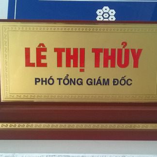 Biển chức danh là gì?