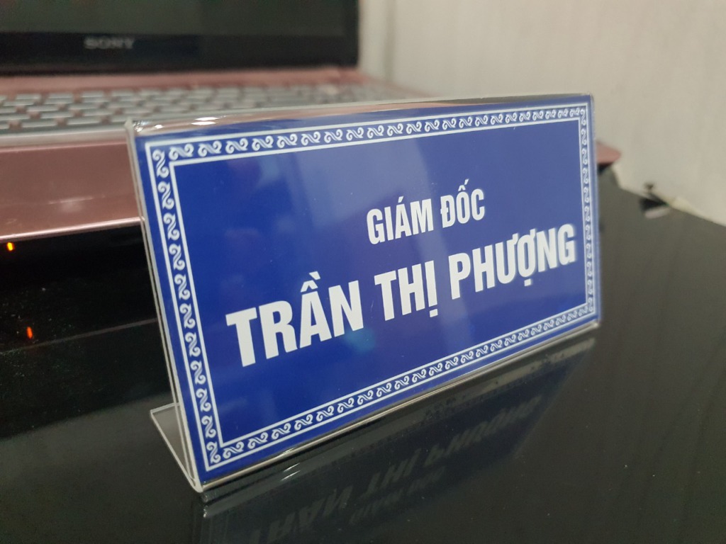 Biển chức danh giám đốc