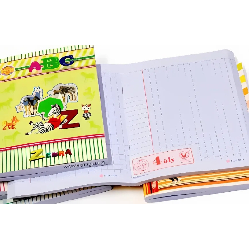 Vở học sinh in sẵn dòng kẻ ngang và kẻ ô ly, phù hợp cho cả học sinh lớp 1 đến lớp 5, bìa in họa tiết động vật đáng yêu, chất lượng giấy dày, viết không lem.