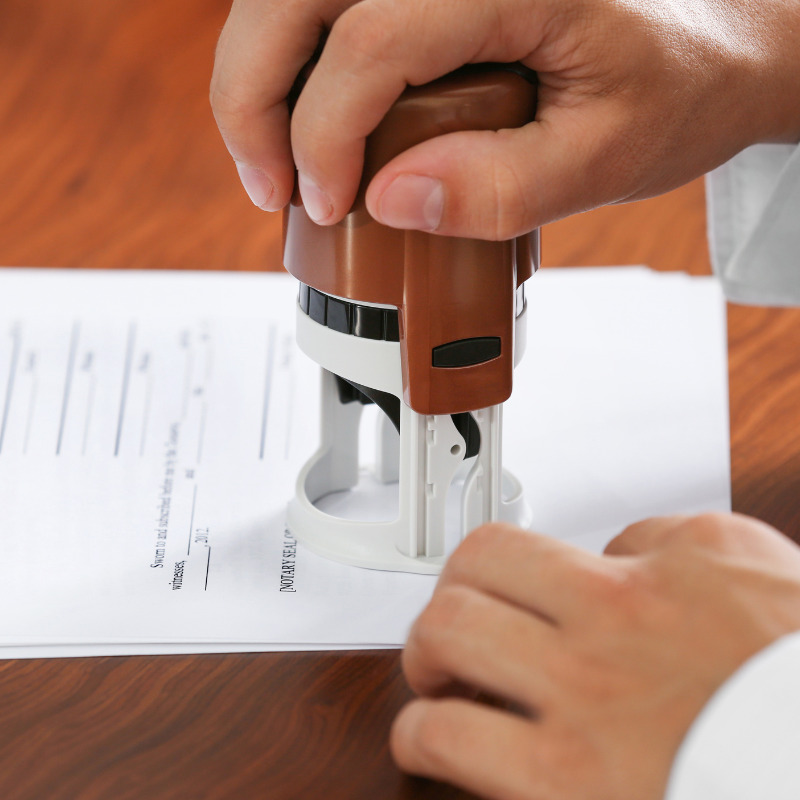 con dau tron cong ty lay ngay