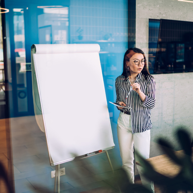 bang tu flipchart chan gap de gap gon tien loi