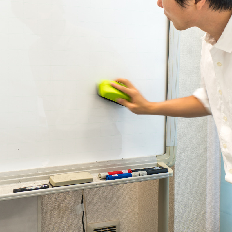 cach lau bang tu trang bi dinh muc but long