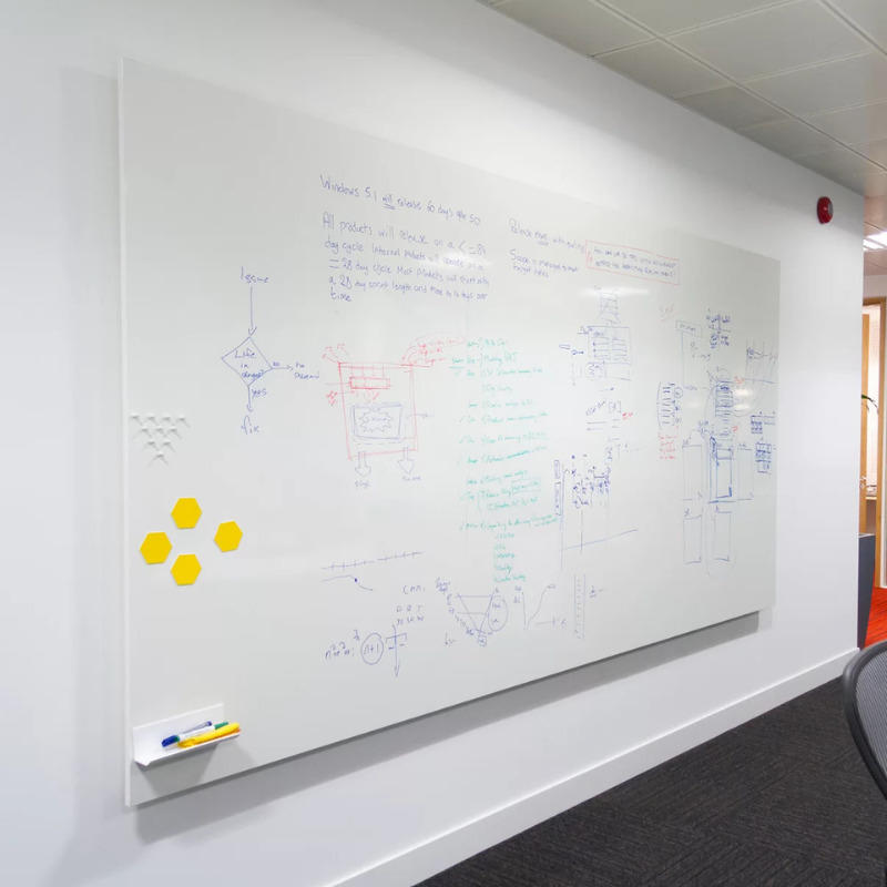 bang tu trang khong khung treo tuong hien dai