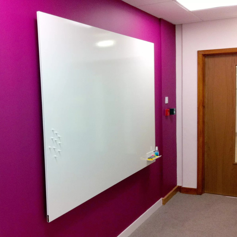 bang tu trang khong khung treo tuong phong hop 09